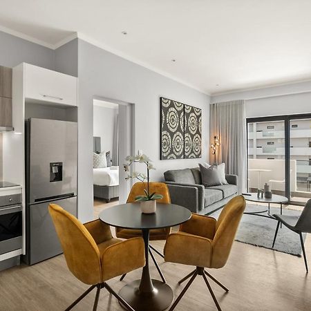 The Monroe Luxury Apartments ヨハネスブルグ エクステリア 写真