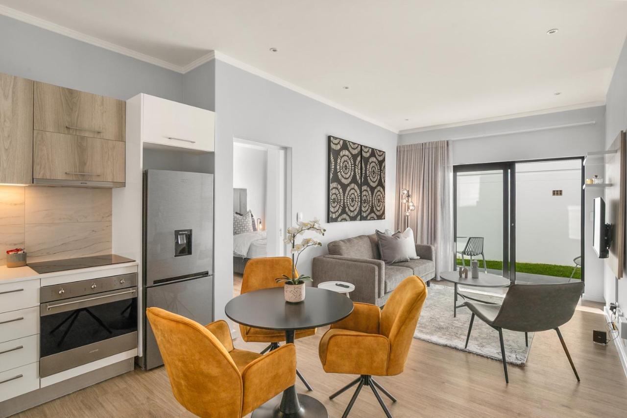 The Monroe Luxury Apartments ヨハネスブルグ エクステリア 写真
