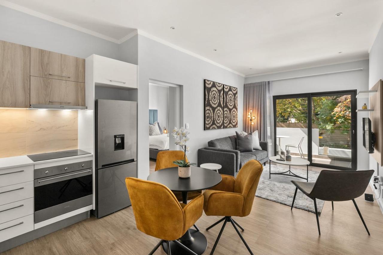 The Monroe Luxury Apartments ヨハネスブルグ エクステリア 写真