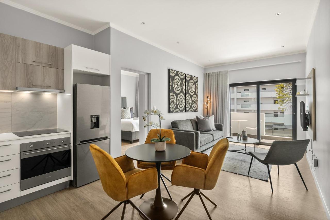 The Monroe Luxury Apartments ヨハネスブルグ エクステリア 写真