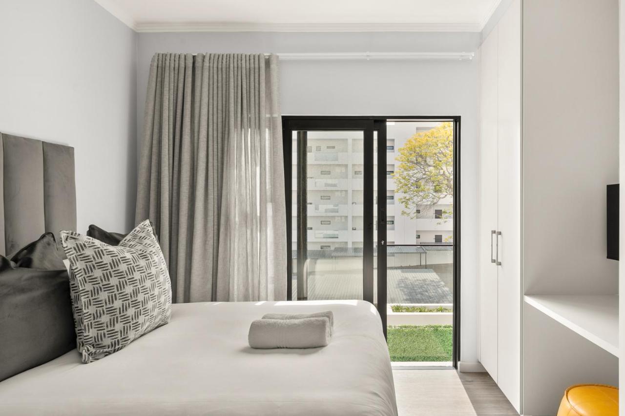 The Monroe Luxury Apartments ヨハネスブルグ エクステリア 写真
