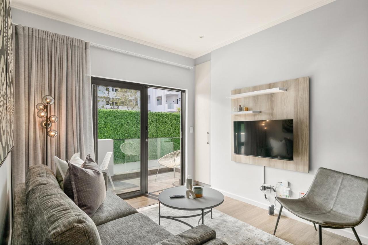 The Monroe Luxury Apartments ヨハネスブルグ エクステリア 写真