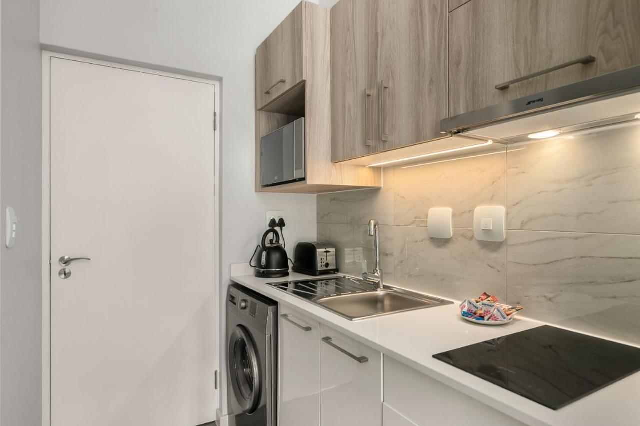 The Monroe Luxury Apartments ヨハネスブルグ エクステリア 写真