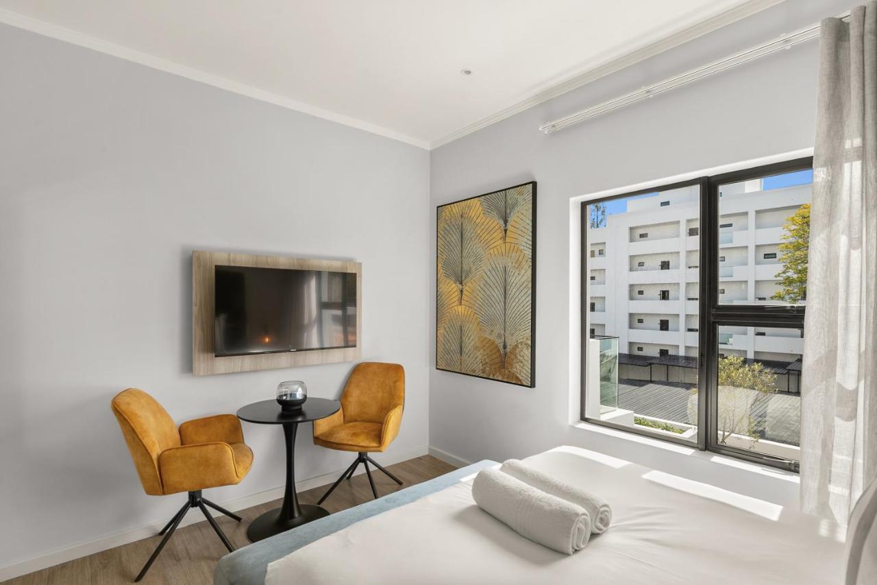 The Monroe Luxury Apartments ヨハネスブルグ エクステリア 写真