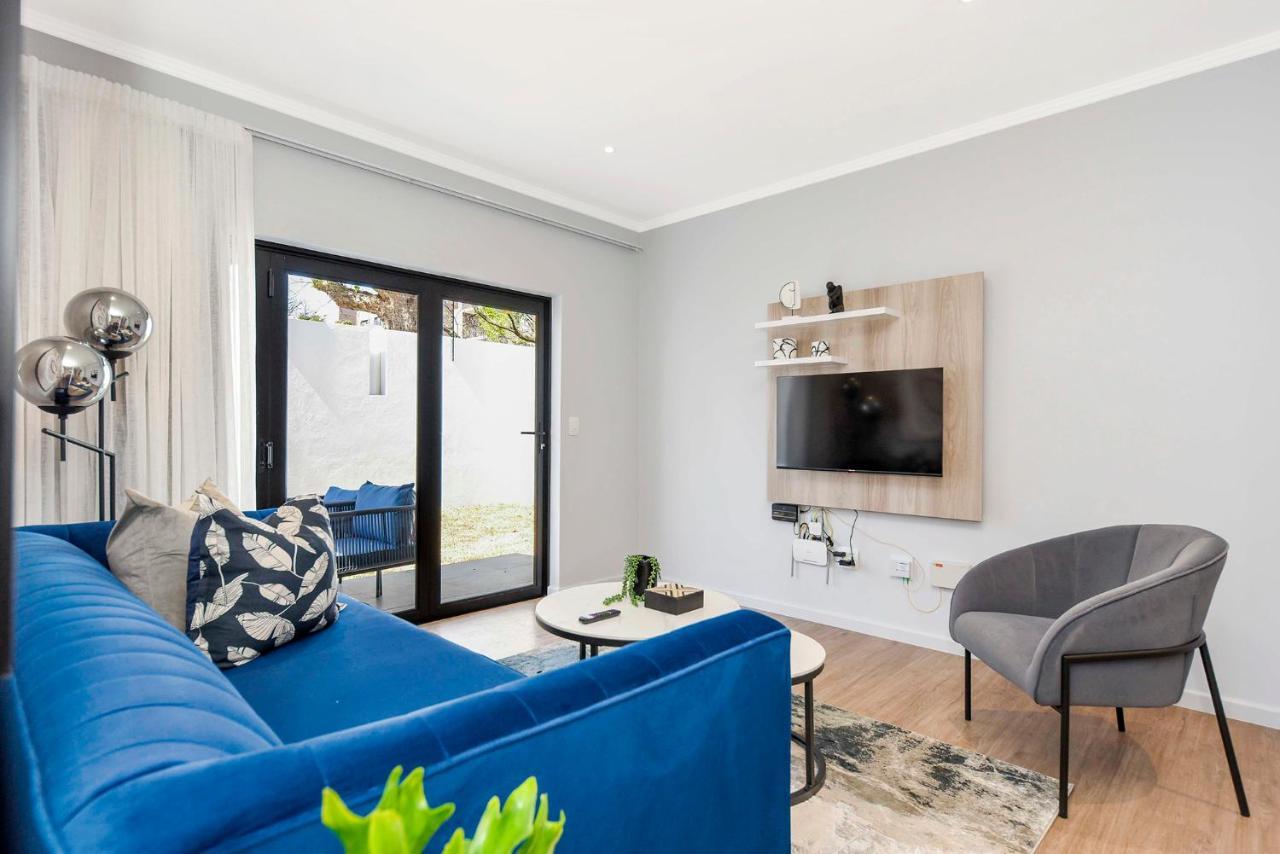 The Monroe Luxury Apartments ヨハネスブルグ エクステリア 写真