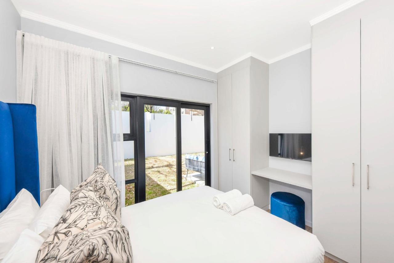 The Monroe Luxury Apartments ヨハネスブルグ エクステリア 写真