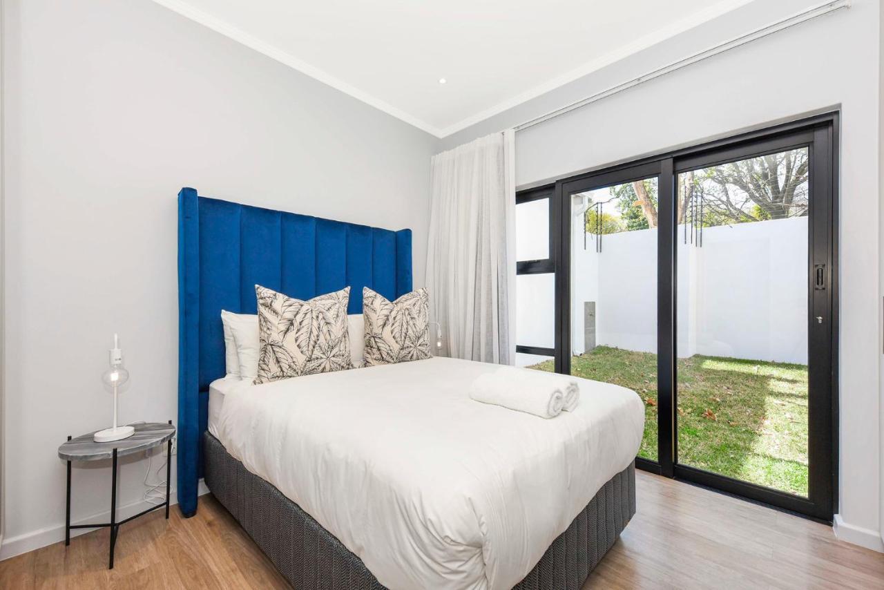 The Monroe Luxury Apartments ヨハネスブルグ エクステリア 写真