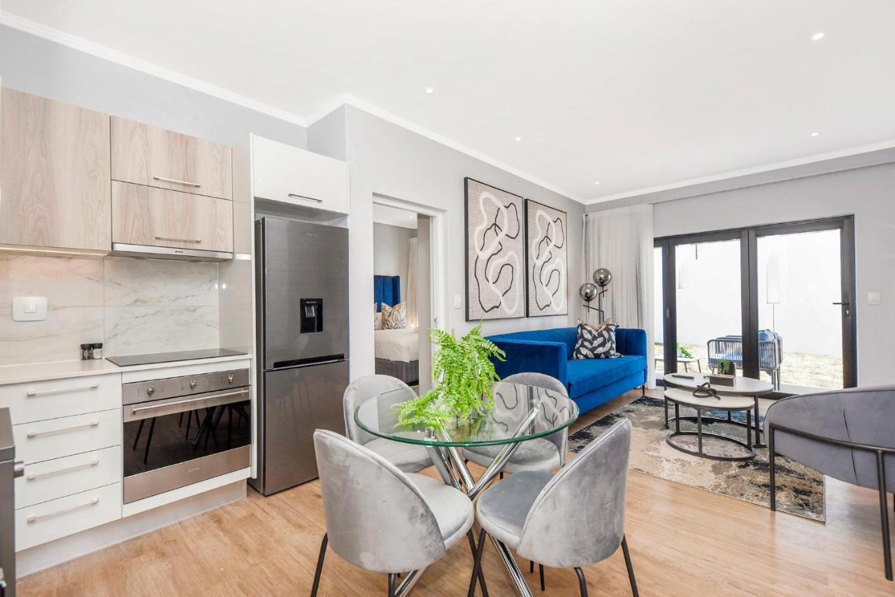 The Monroe Luxury Apartments ヨハネスブルグ エクステリア 写真