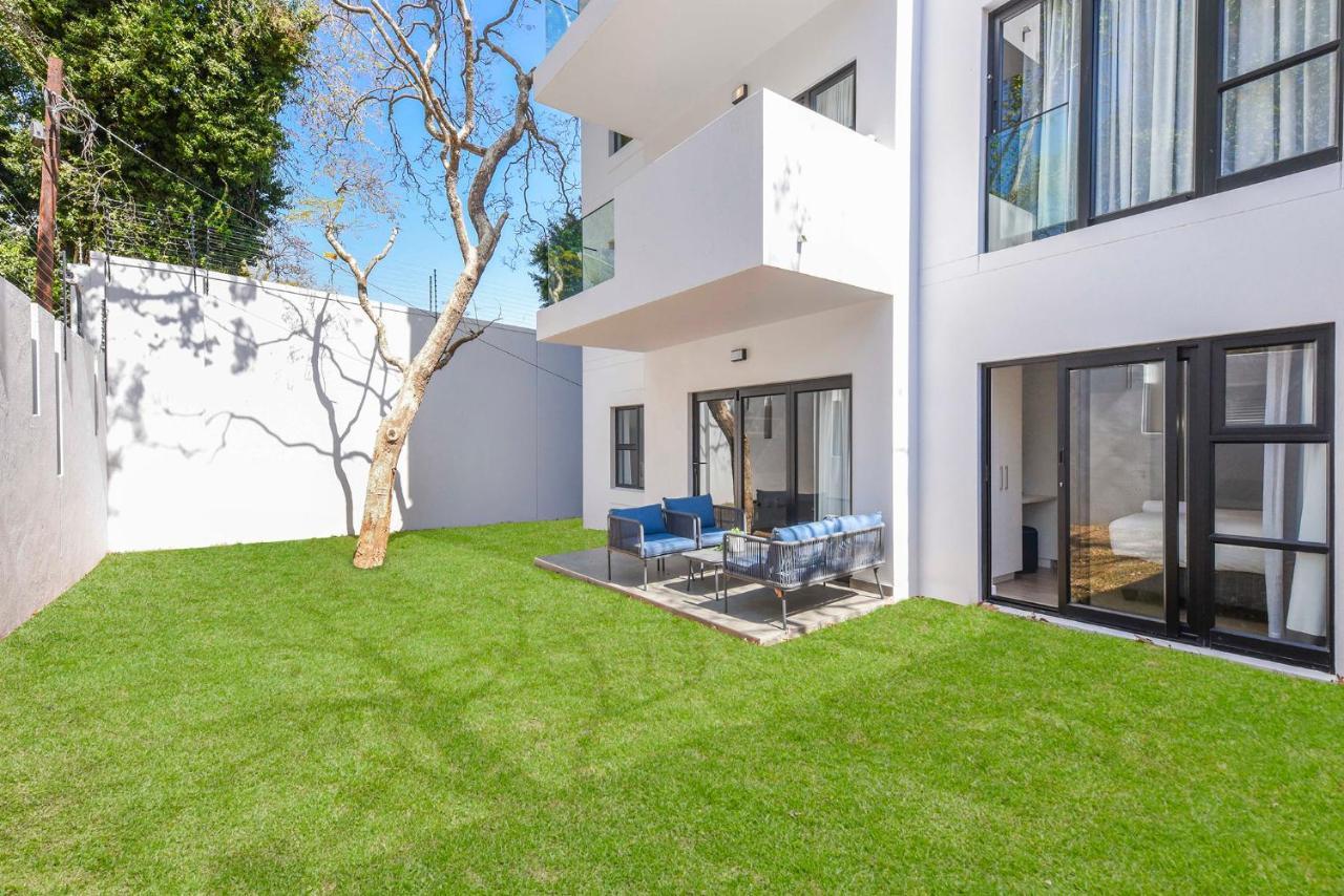 The Monroe Luxury Apartments ヨハネスブルグ エクステリア 写真
