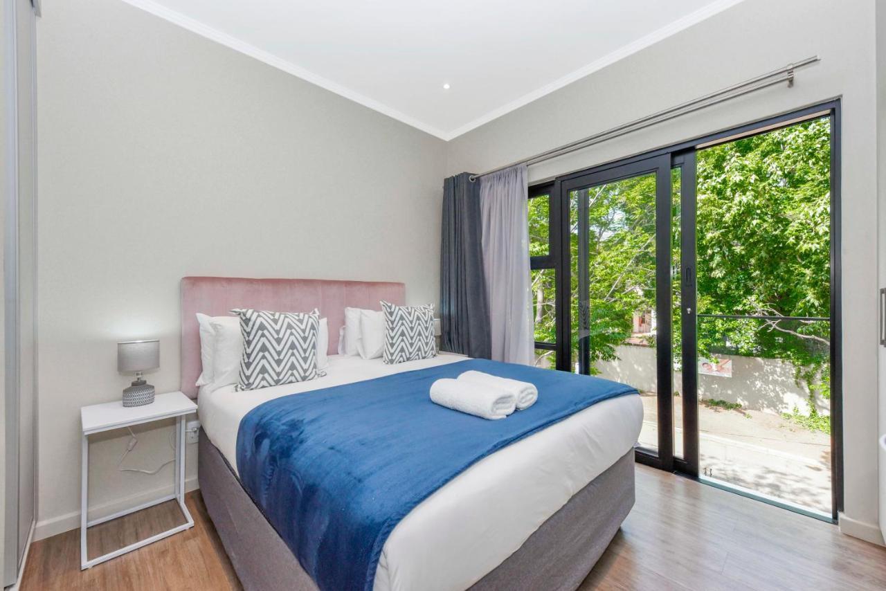 The Monroe Luxury Apartments ヨハネスブルグ エクステリア 写真