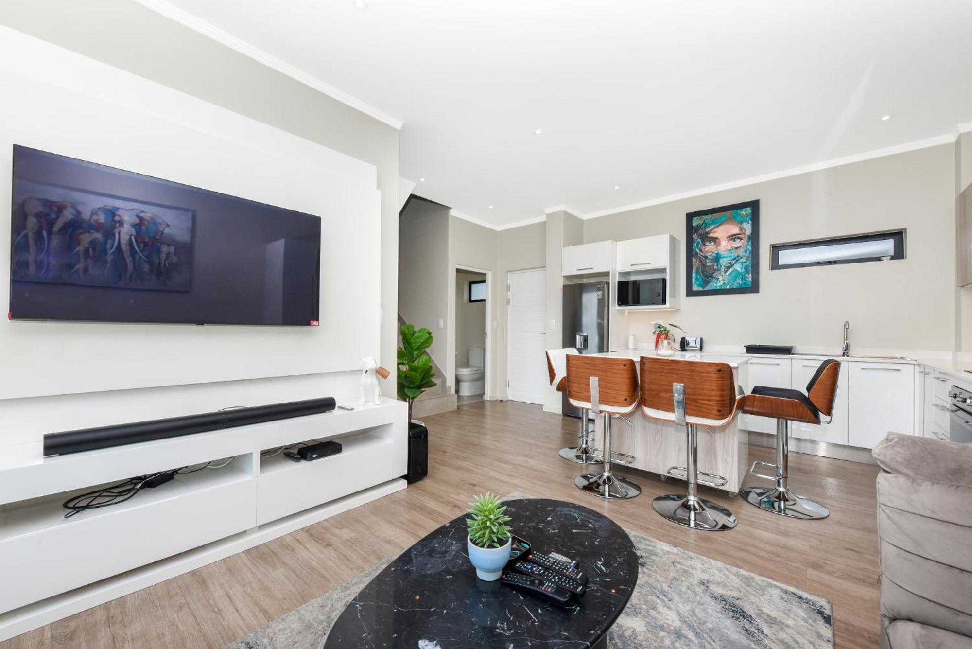 The Monroe Luxury Apartments ヨハネスブルグ エクステリア 写真